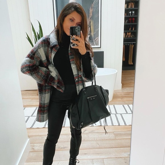 Balenciaga Black Leather Tote - Picture 15 of 15